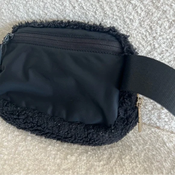 Lululemon Everywhere Fleece Black Belt‎ Bag Gold Hardware Purse